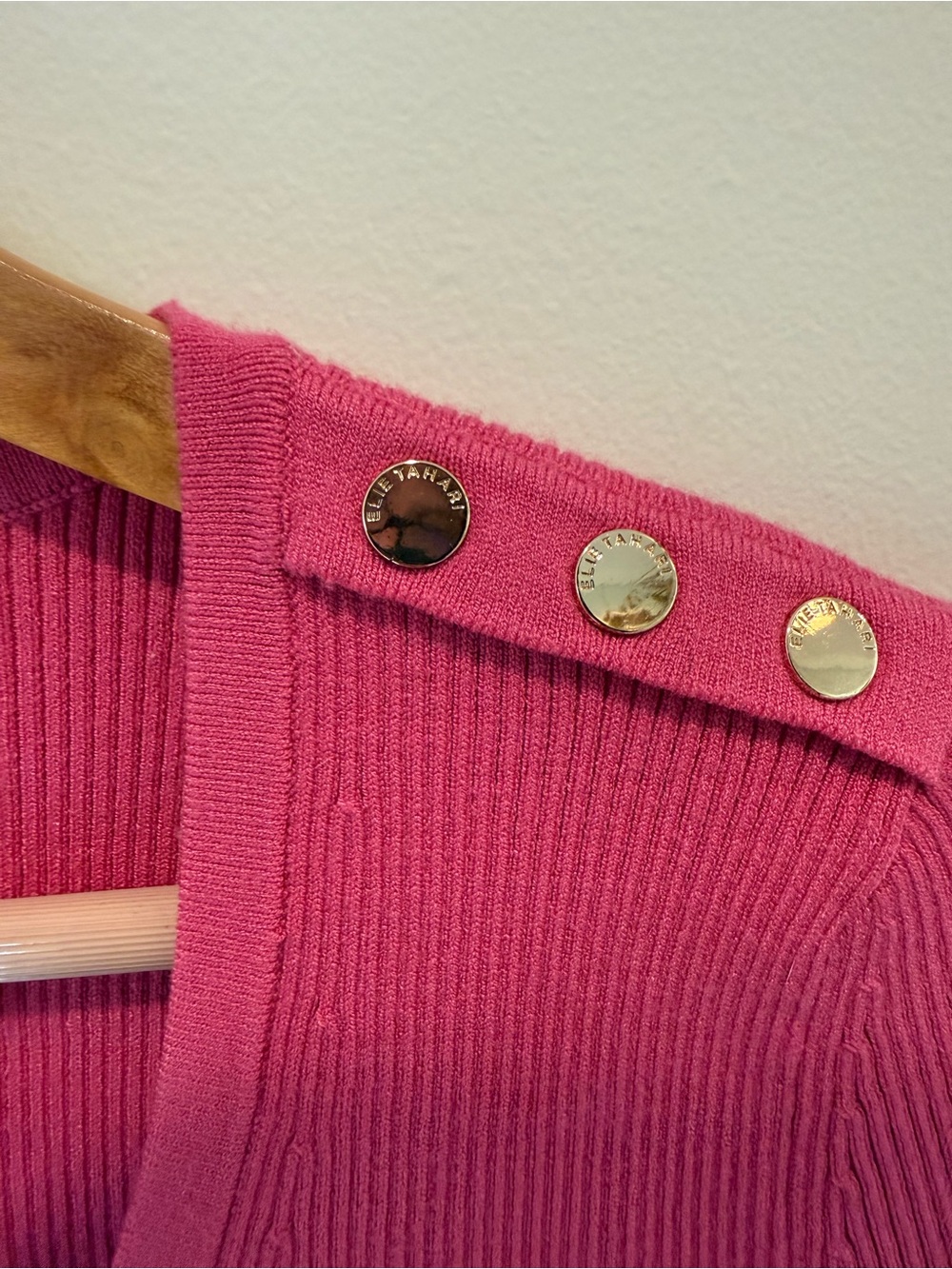 Elie Tahari Ribbed Button Top - Picture 4 of 5